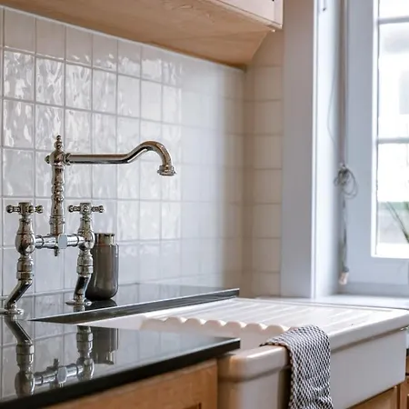 Huswell - Beautiful And Spacious Vacation With Parking *