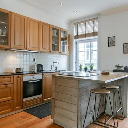 Huswell - Beautiful And Spacious Vacation With Parking Casa vacanze